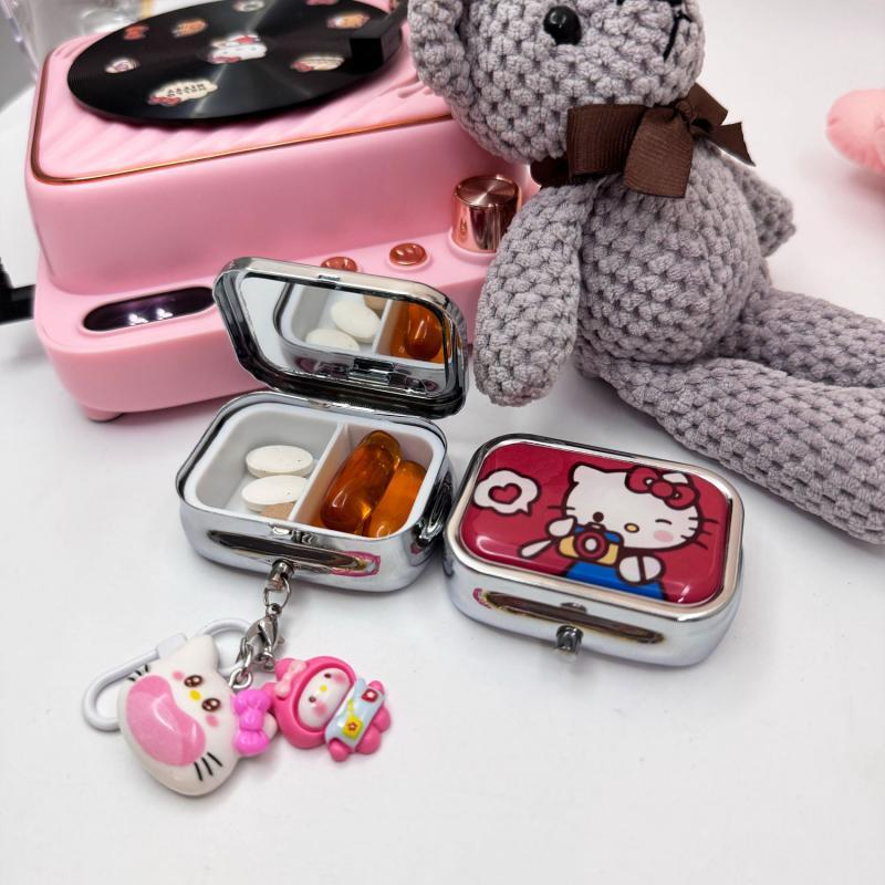 

MINISO Портативный органайзер для таблеток Hello Kitty