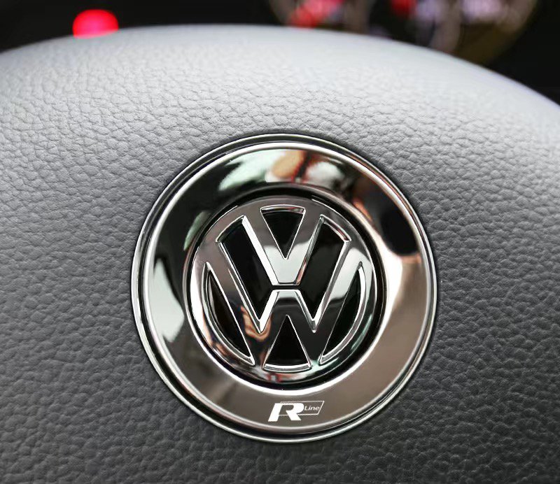

1 шт., наклейки с эмблемой на руль автомобиля, аксессуары для Volkswagen VW R-line GTI R Polo Golf Touareg Passat Magotan Tiguan Jetta