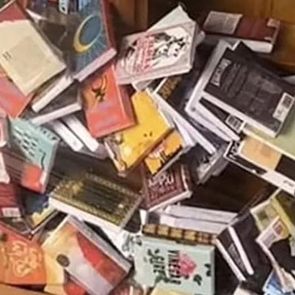 

Деревянная книжная полка для беспокойства