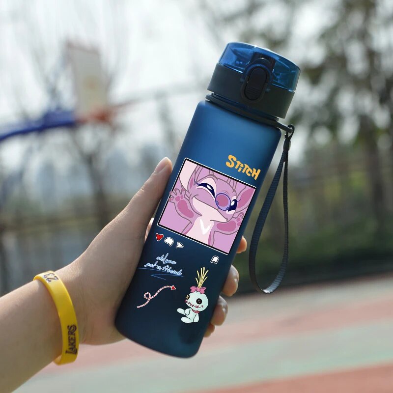 

MINISO Портативная пластиковая бутылка для воды Lilo&Stitch 560 мл