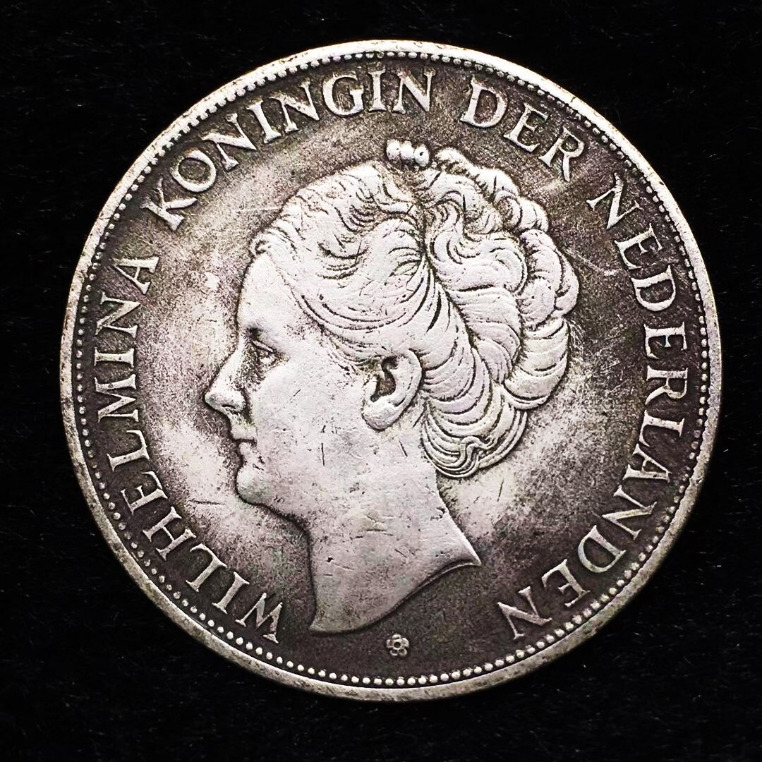 

Серебряная монета «Королева Нидерландов» 1943 года