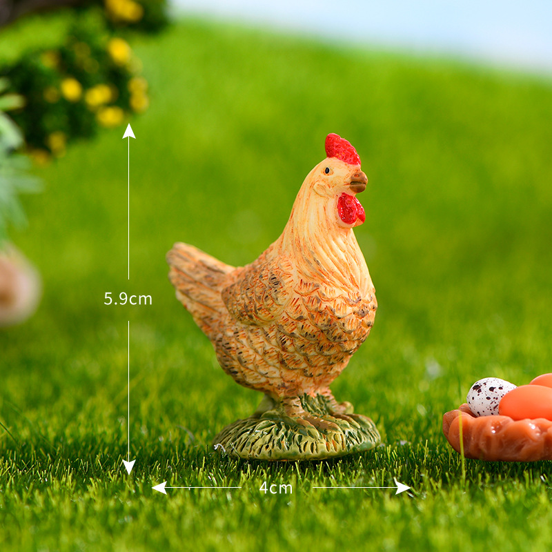 

Фигурки курицы-петуха из смолы
