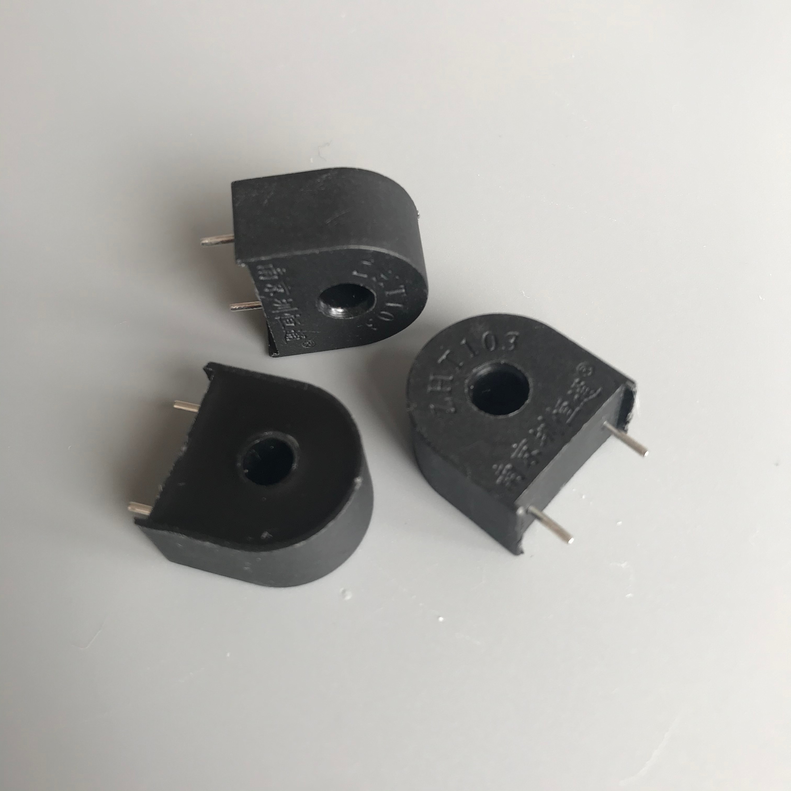 

10 шт. миниатюрный датчик тока ZHT103 5A/5mA 1A/10mA 1A/5mA 1A/2mA CT Реверсивный трансформатор тока