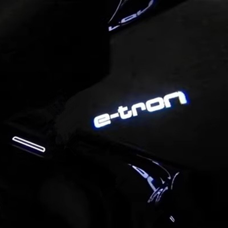 

2 шт. светодиодные двери автомобиля Ghost Shadow Welcome Light Logo, лампа проектора, аксессуары для Audi E-Tron 2019-2023 2024 Q3 Q4 Q5 Q6 Q7 Q8