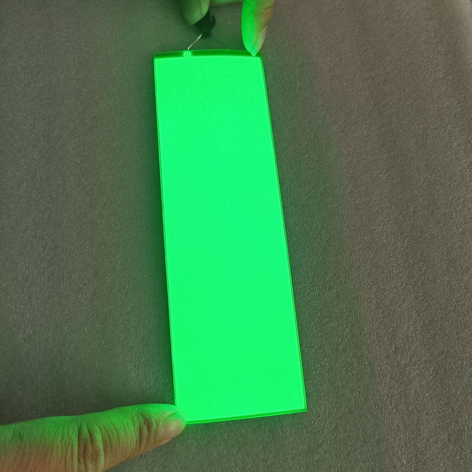 

Зелёная EL-панель Lighting Paper 15x3 см