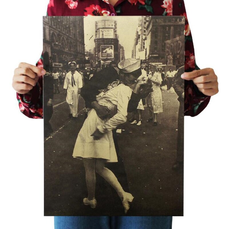 

Vintage Classic Victory Kiss Poster Bar Cafe Room Decor Painting Retro Kraft Paper Wall Art Wall Stickers