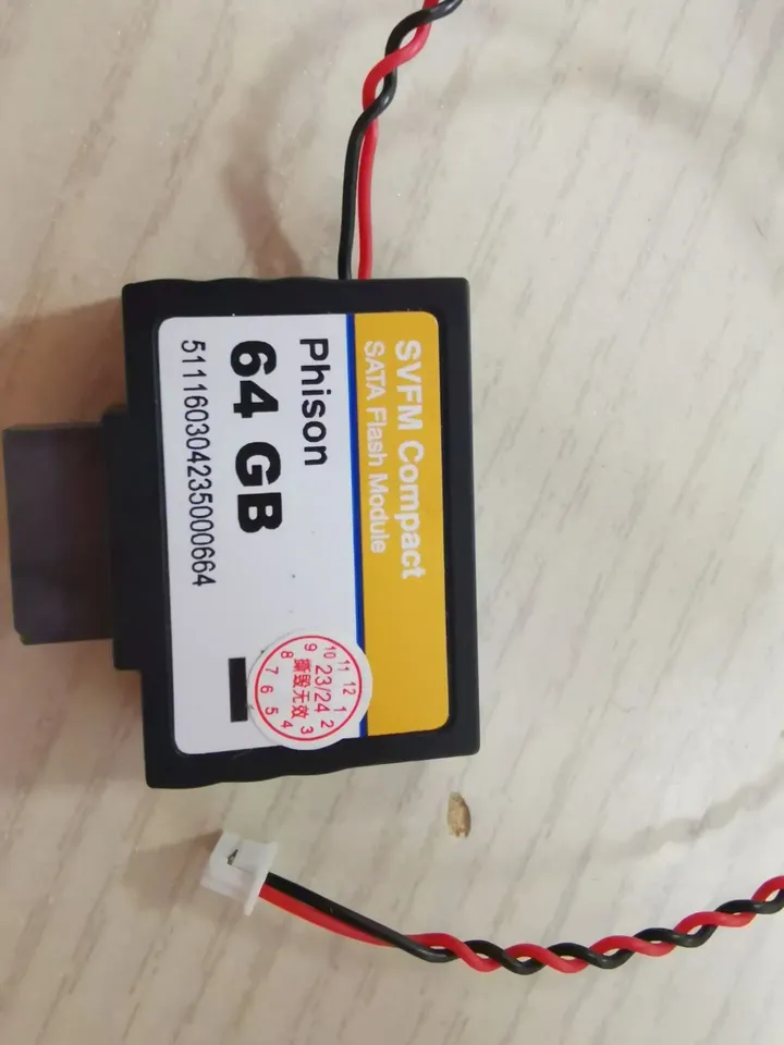 

TH58TFG9DFKBA8K Твердотельный 64G SVFM SATA Flash Phison Satadom