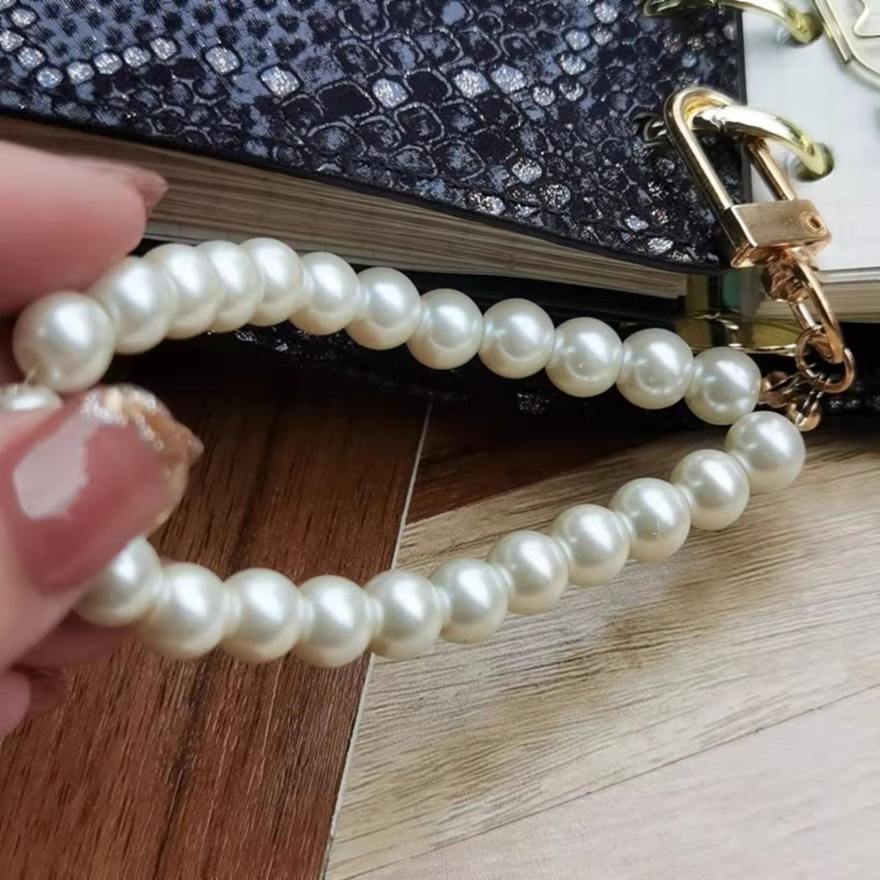 

Жемчужная подвеска для блокнота Pearl Pendant