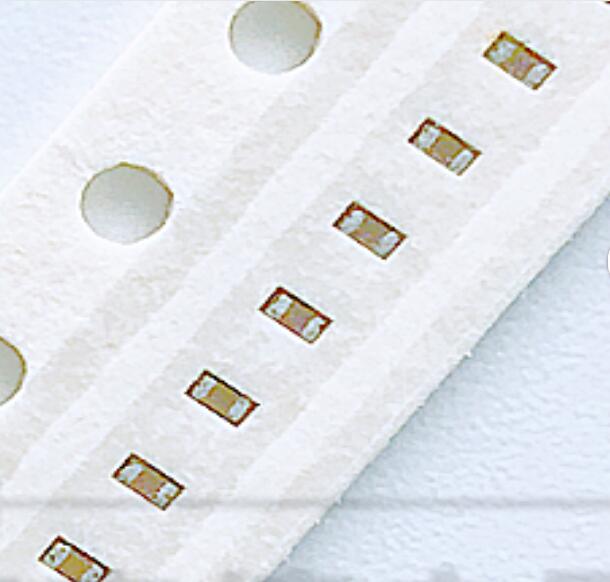 

Конденсатор SMD 0805 10PF 12PF 15PF 20PF 33PF 220PF 1NF 100NF мкФ 2,2 мкФ 4,7 мкФ 10 мкФ SMD/чип