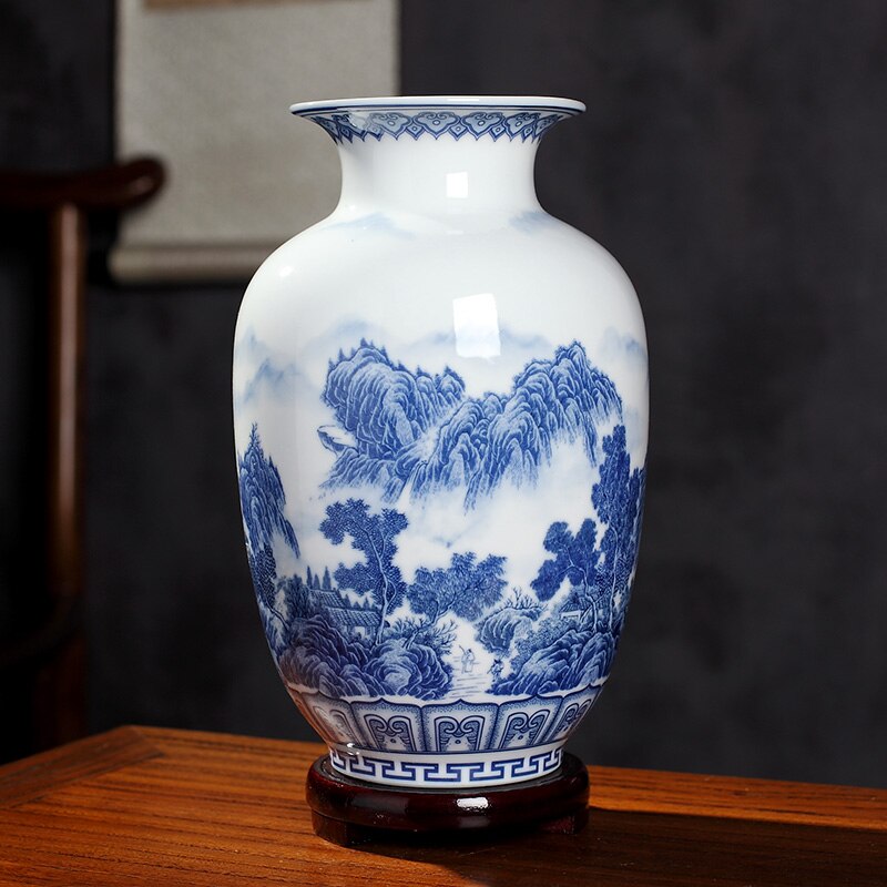 

Керамическая ваза Jingdezhen синяя и белая