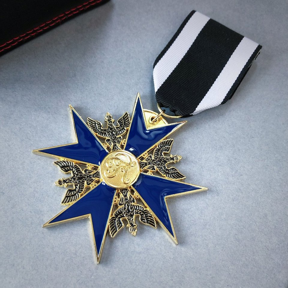 

Эмблема рыцаря черного орла