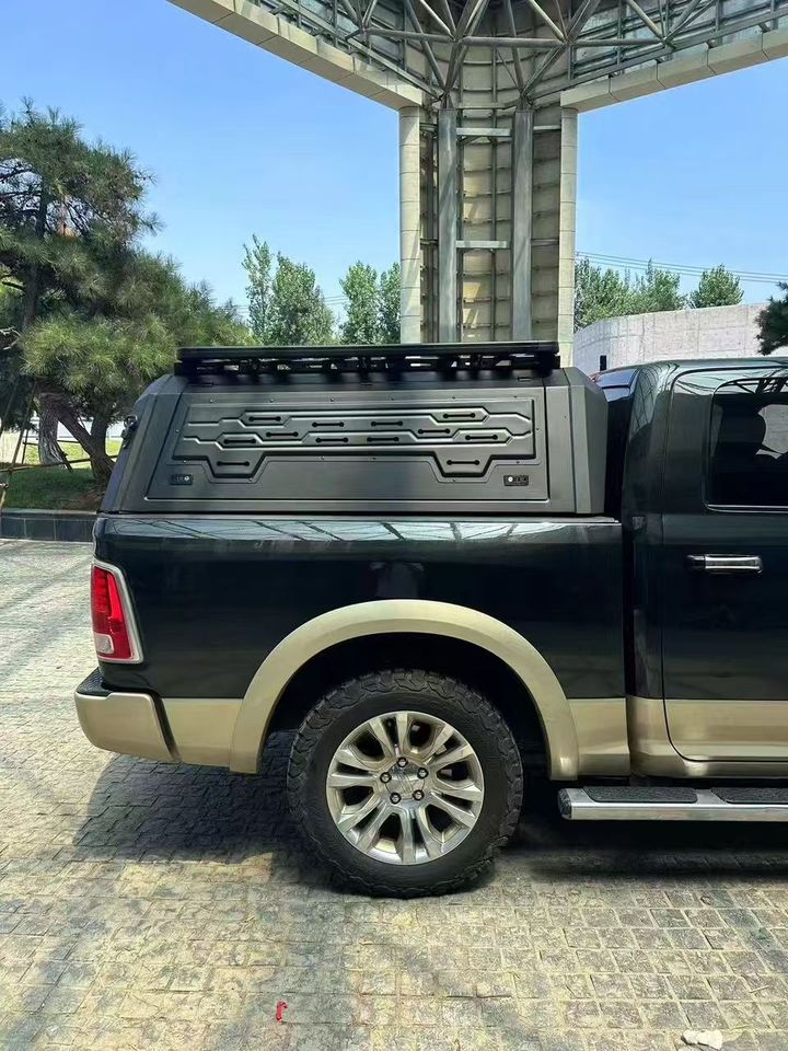

Подходит для ношения декоративных панелей с обеих сторон жесткого диска Dodge Ram 1500 5,7 футов.