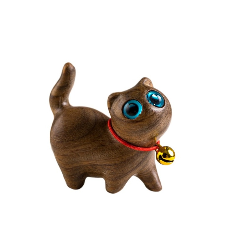 

Настольная фигурка кота из сандала