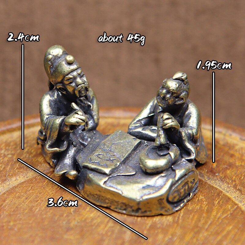 

Миниатюрная фигурка из латуни