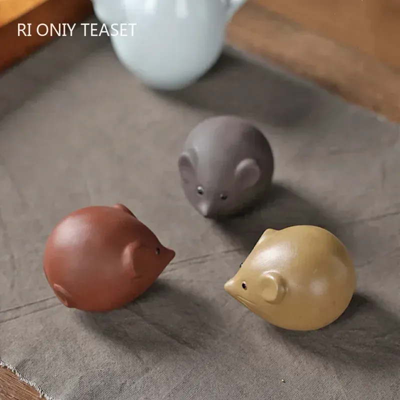 

Фиолетовая глиняная статуэтка мыши RI ONIY TEASET