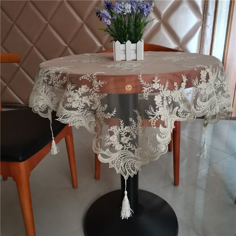 

Кружевная скатерть и подставки, кофейный цвет