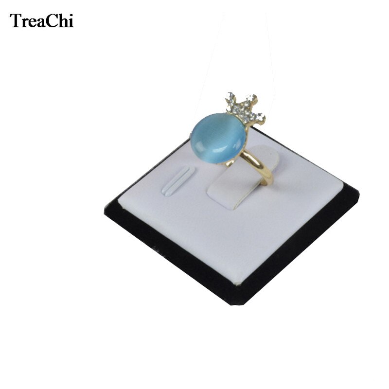 

Бархатный держатель для колец TREACHI
