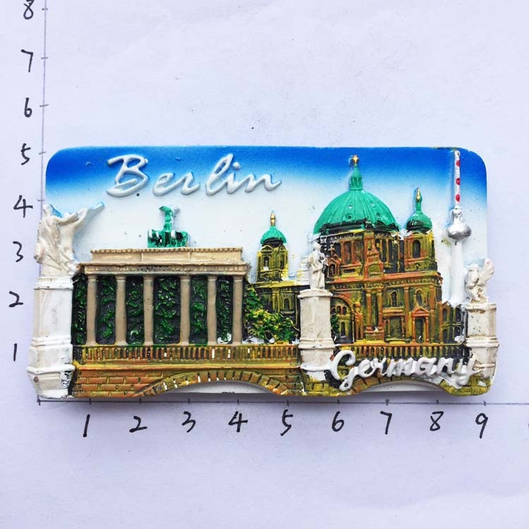 

Магниты на холодильник "Европа"