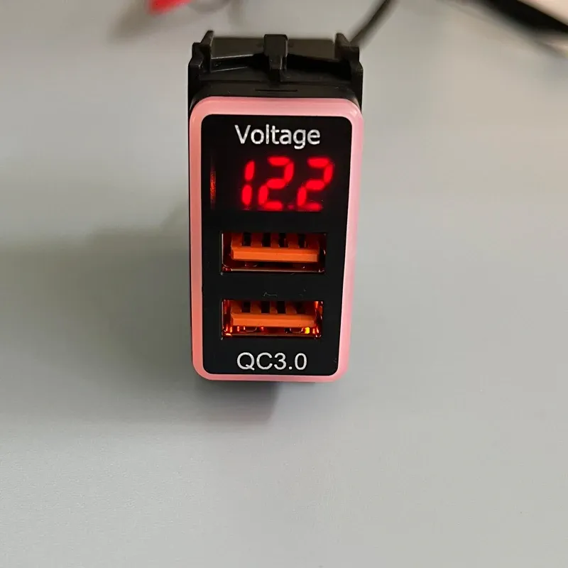 

Автомобильное зарядное устройство QC3.0, USB-разъем с отображением напряжения для Nissan X-Trail Sylphy Qashqai Tiida Teana Sunny Y61 Y62