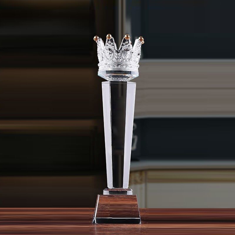 

Хрустальный трофей Crown