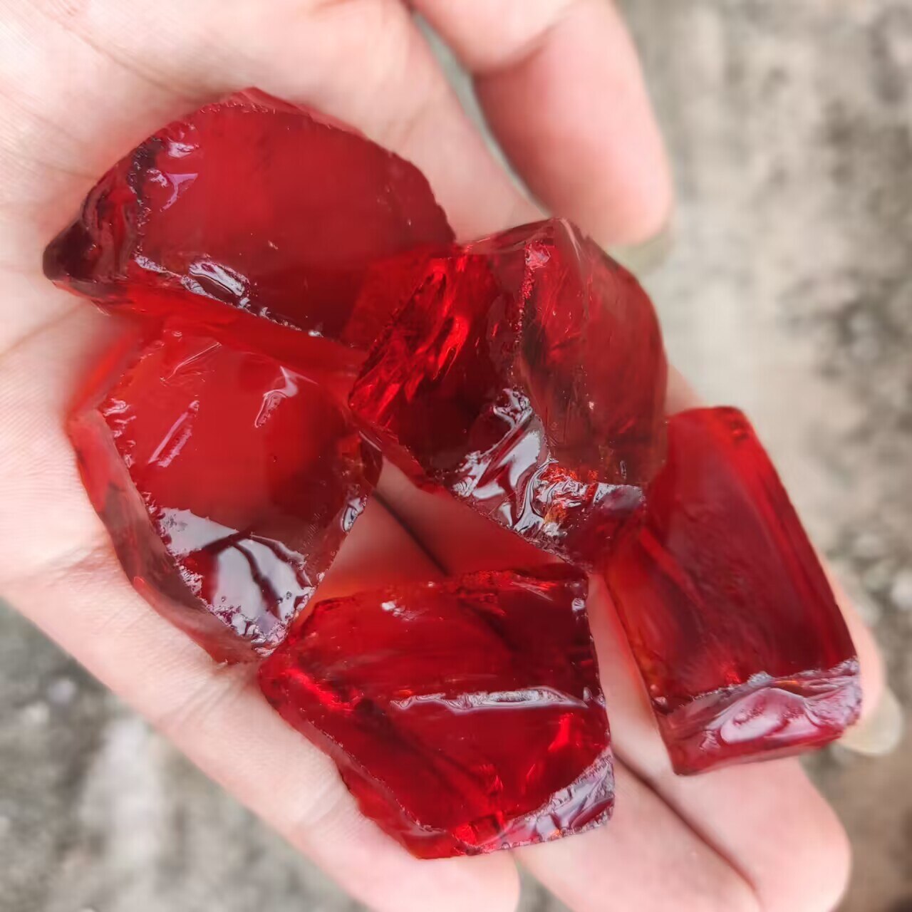 

Стеклянные камни для декора