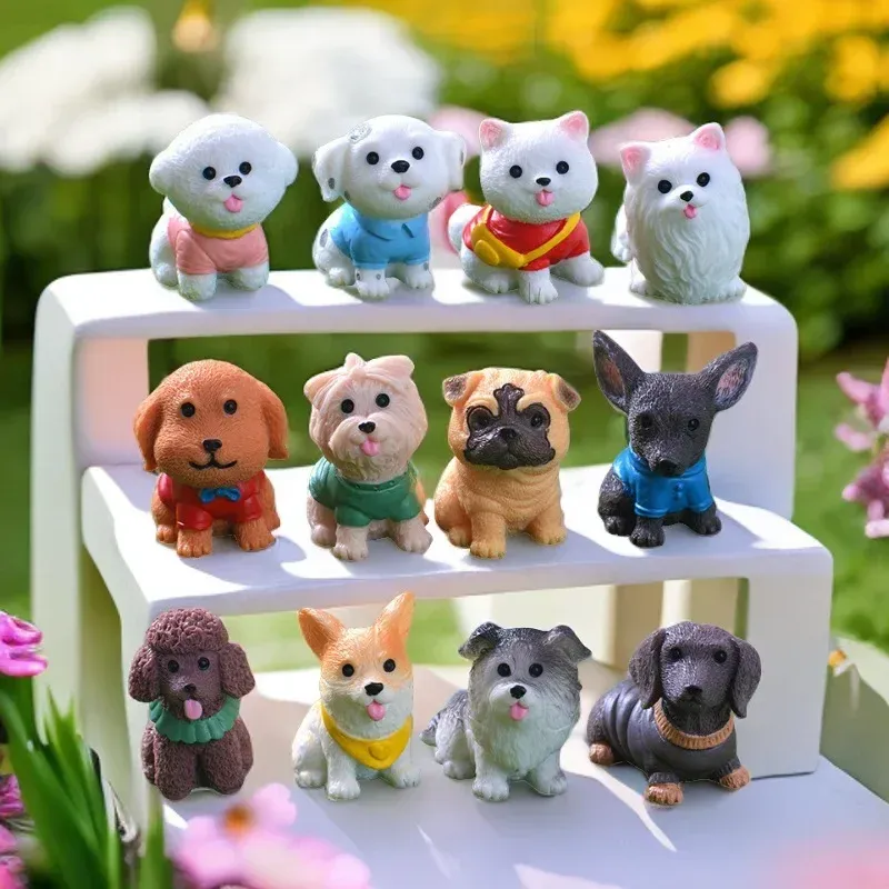 

Миниатюрные фигурки собак из канифоли