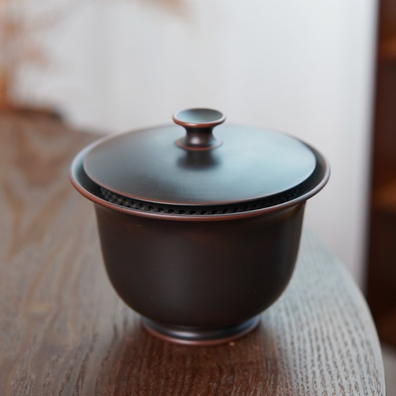 

Ручной керамический gaiwan Qinzhou Nixing 170 мл